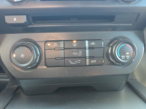 Used 2018 Ford F150 XLT w/ XTR Package image 31