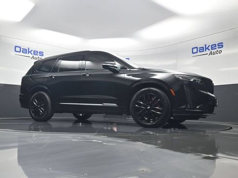Used 2023 Cadillac XT6 Sport w/ Technology Package AWD/4WD image 41