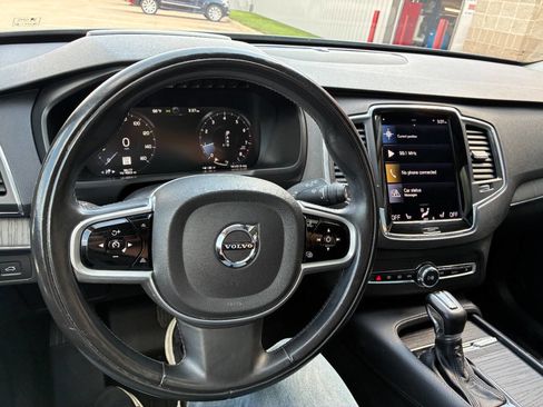 Used 2020 Volvo XC90 T6 Momentum image 23
