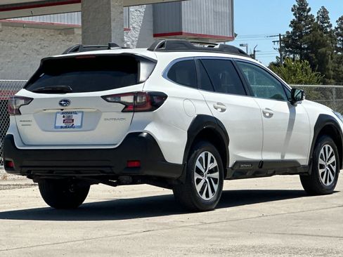 Used 2024 Subaru Outback Premium AWD/4WD image 3