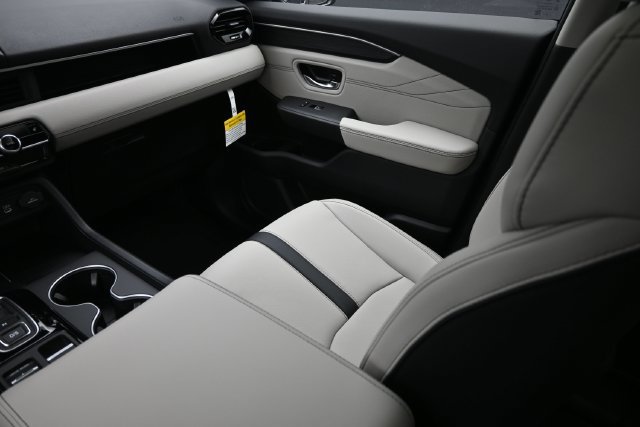 New 2026 Honda Pilot Touring image 11