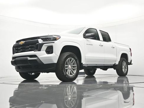 New 2026 Chevrolet Colorado LT w/ LT Convenience Package AWD/4WD image 36