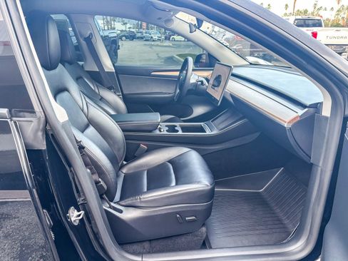 Used 2023 Tesla Model Y Performance image 18