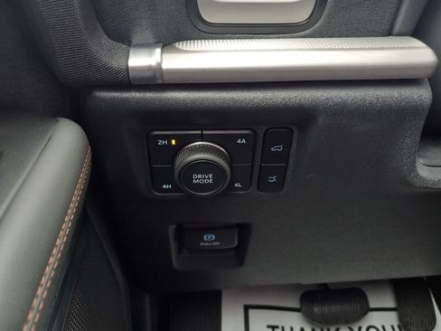 Used 2025 Ford Expedition Active AWD/4WD image 27