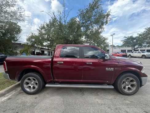 Used 2018 RAM 1500 Laramie w/ Convenience Group AWD/4WD image 2