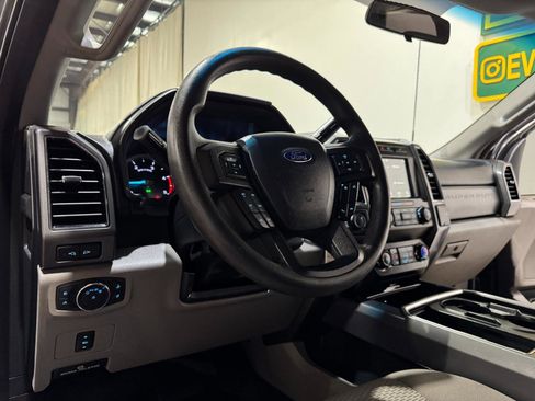 Used 2019 Ford F250 XLT w/ XLT Premium Package image 10