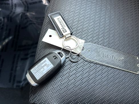 Used 2020 Hyundai Kona Ultimate image 11