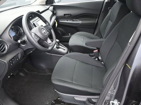 Used 2025 Nissan Kicks Play S image 11