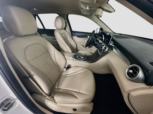 Used 2019 Mercedes-Benz GLC 300 4MATIC image 31