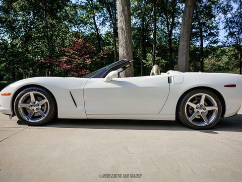 Used 2005 Chevrolet Corvette Convertible w/ Preferred Equipment Group RWD image 3