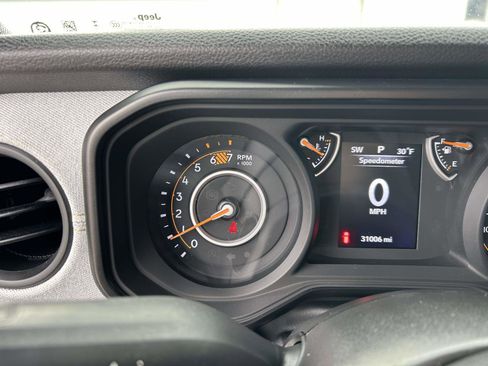 Used 2024 Jeep Wrangler Sport S image 25