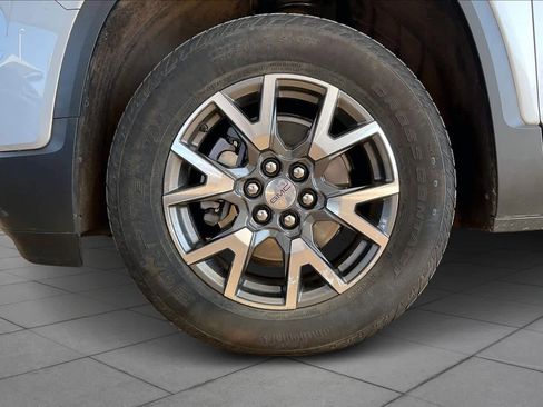 Used 2020 GMC Acadia SLE image 12