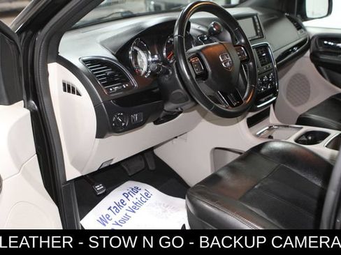 Used 2018 Dodge Grand Caravan SXT FWD image 14