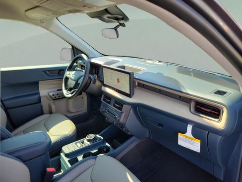 New 2026 Ford Maverick Lariat w/ 4K Tow Package image 30