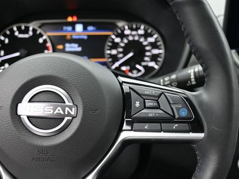 Used 2025 Nissan Altima 2.5 SL FWD image 24