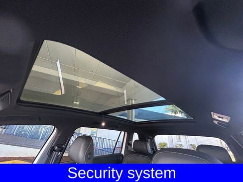 Used 2021 Volkswagen Tiguan SE R-Line image 10