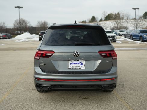 Used 2022 Volkswagen Tiguan SE R-Line image 6