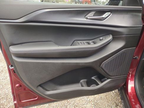 New 2025 Jeep Grand Cherokee Altitude image 12