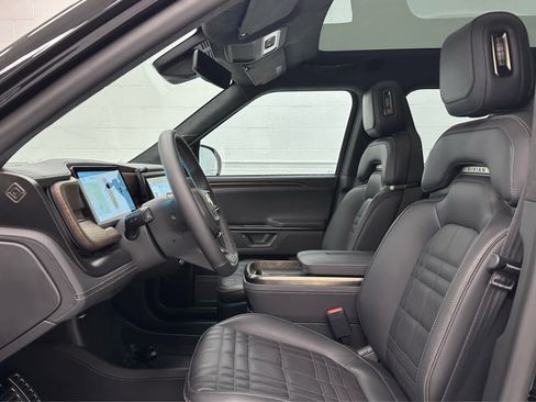 Used 2026 Rivian R1S Premium image 11