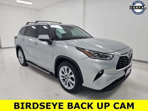 Used 2024 Toyota Highlander Limited image 1
