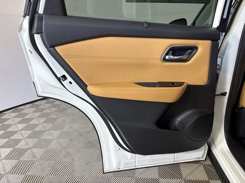 Used 2023 Nissan Rogue Platinum w/ Platinum Premium Package image 24