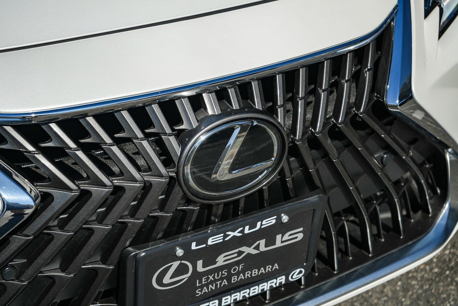 Used 2025 Lexus ES 300h w/ Premium Package FWD image 9