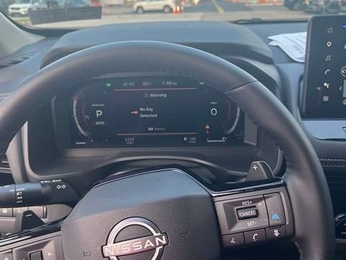 Used 2025 Nissan Rogue SL w/ SL Premium Package AWD/4WD image 26