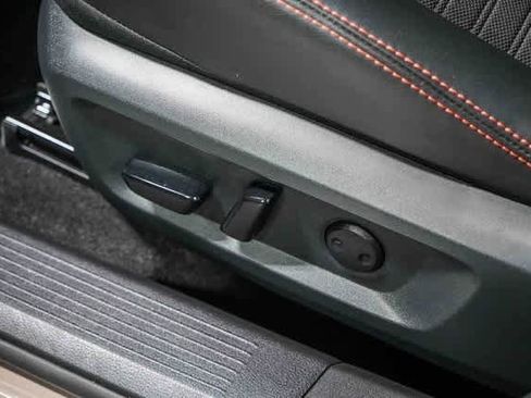 Used 2025 Nissan Rogue SV image 22