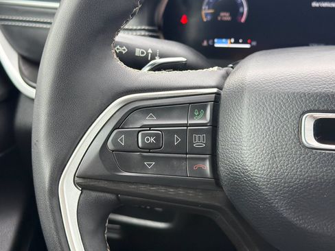 Used 2023 Jeep Grand Cherokee L Laredo AWD/4WD image 29