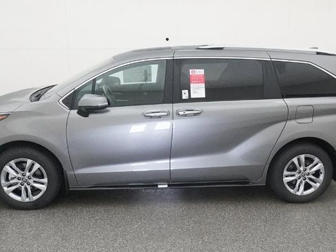 New 2026 Toyota Sienna Limited image 7