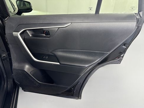 Used 2022 Toyota RAV4 XLE w/ Convenience Package image 28