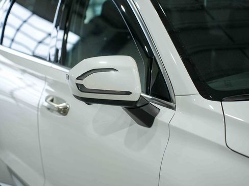 Used 2023 Hyundai Palisade SEL w/ Premium Package image 9