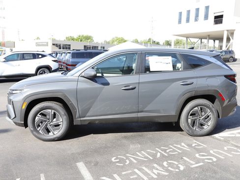 New 2026 Hyundai Tucson Blue SE w/ Tow & Go Package AWD/4WD image 8