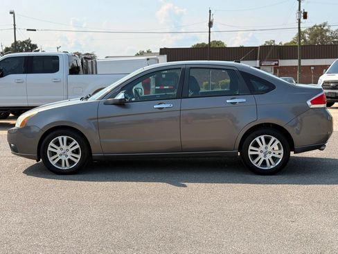 Used 2010 Ford Focus SEL FWD image 7