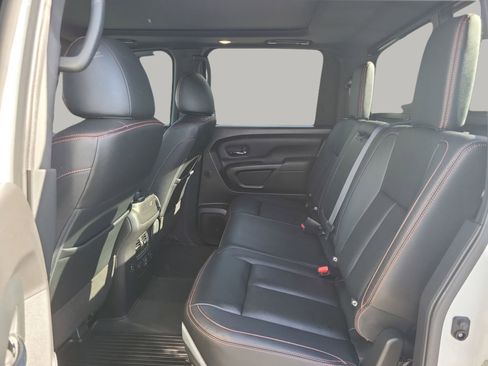 Used 2023 Nissan Titan PRO-4X w/ Pro-4x Convenience Package image 10