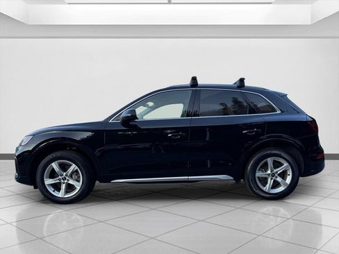 Used 2023 Audi Q5 2.0T Premium w/ Convenience Package AWD/4WD image 2