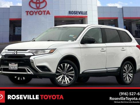 Used 2019 Mitsubishi Outlander ES image 1