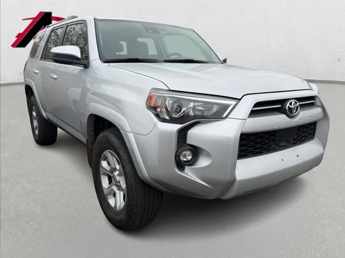 Used 2022 Toyota 4Runner SR5 image 3