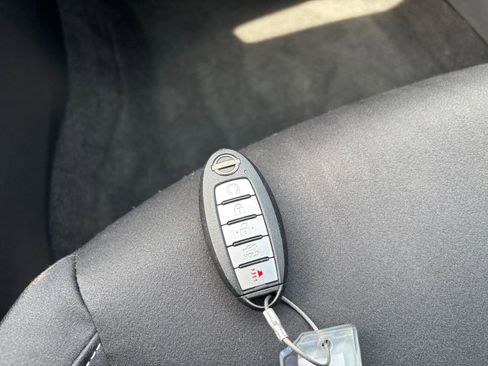 Used 2025 Nissan Altima 2.5 SV FWD image 21