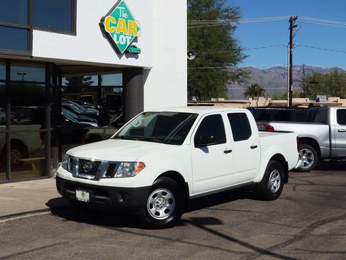 Used 2021 Nissan Frontier S image 2