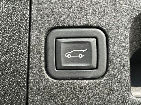 Used 2023 Cadillac XT4 Premium Luxury image 39