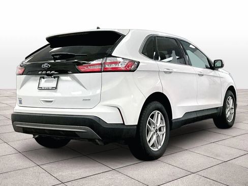 Used 2024 Ford Edge SEL w/ Convenience Package image 11