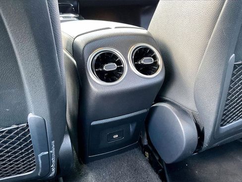 Used 2025 Mercedes-Benz CLA 250 image 30