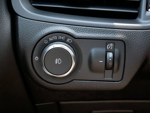 Used 2020 Buick Envision Essence w/ Experience Buick Package AWD/4WD image 18