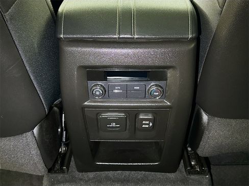 Used 2023 Chevrolet Traverse LT w/ LT Premium Package image 25