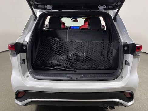 Certified 2024 Toyota Highlander XSE FWD image 10