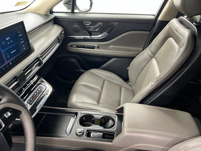 Certified 2025 Lincoln Corsair AWD image 21