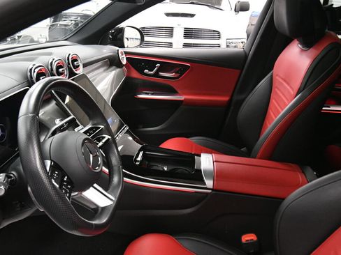 Used 2025 Mercedes-Benz GLC 300 4MATIC image 22