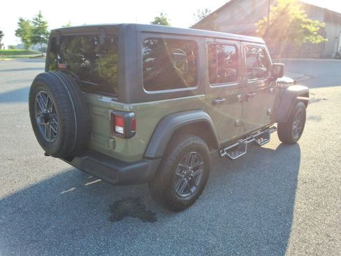 Used 2025 Jeep Wrangler Unlimited Sport AWD/4WD image 5