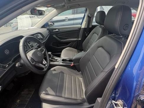 Used 2024 Volkswagen Jetta SE w/ Panoramic Sunroof Package FWD image 10